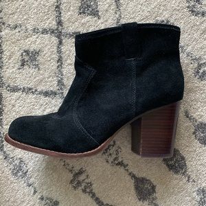 Splendid black booties, size 8, great used cond.